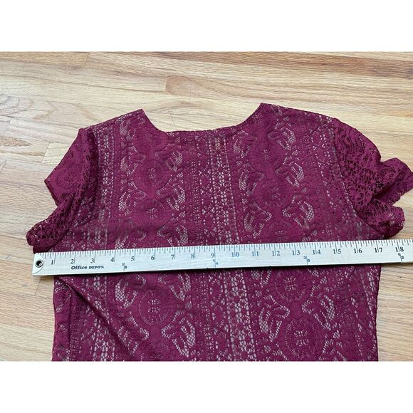 BCBGMaxAzria Women's Dress Lace M Red Short Sleeve Fit Flare Handkerchief Hem - Picture 7 of 9